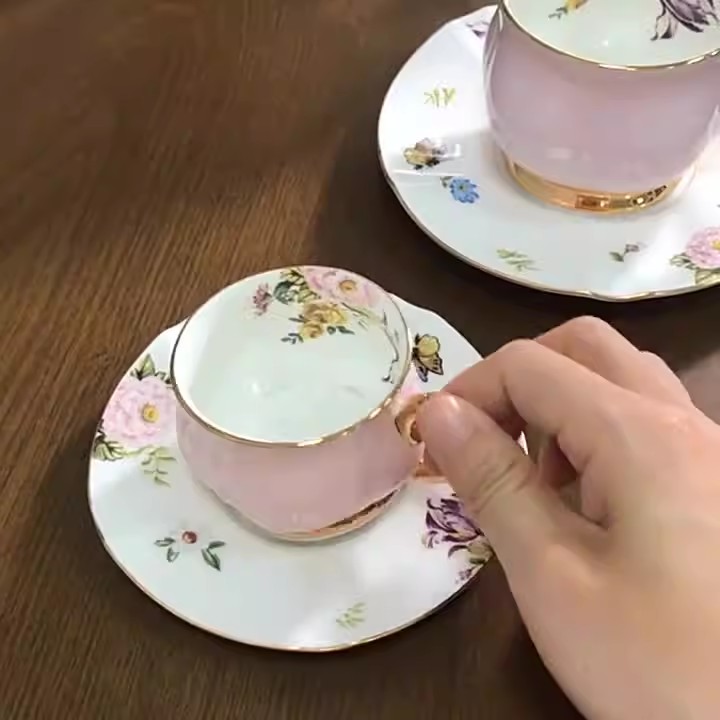 Italian bone China coffee cup exquisite couple cup 200ml cup saucer coffee set Italian hand tea cup wholesale BS-240